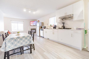 Walkout Basement Suite, 2 BDR 4BD, Bright and Spacious